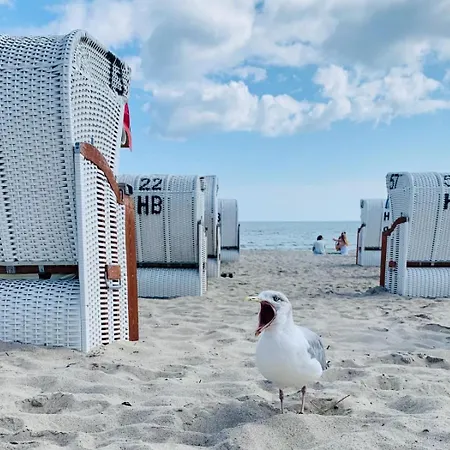 Kapitaenskajuete * Scharbeutz